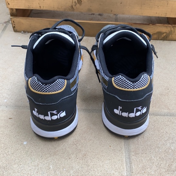 2 Pairs Diadora N9000 - Picture 4 of 8